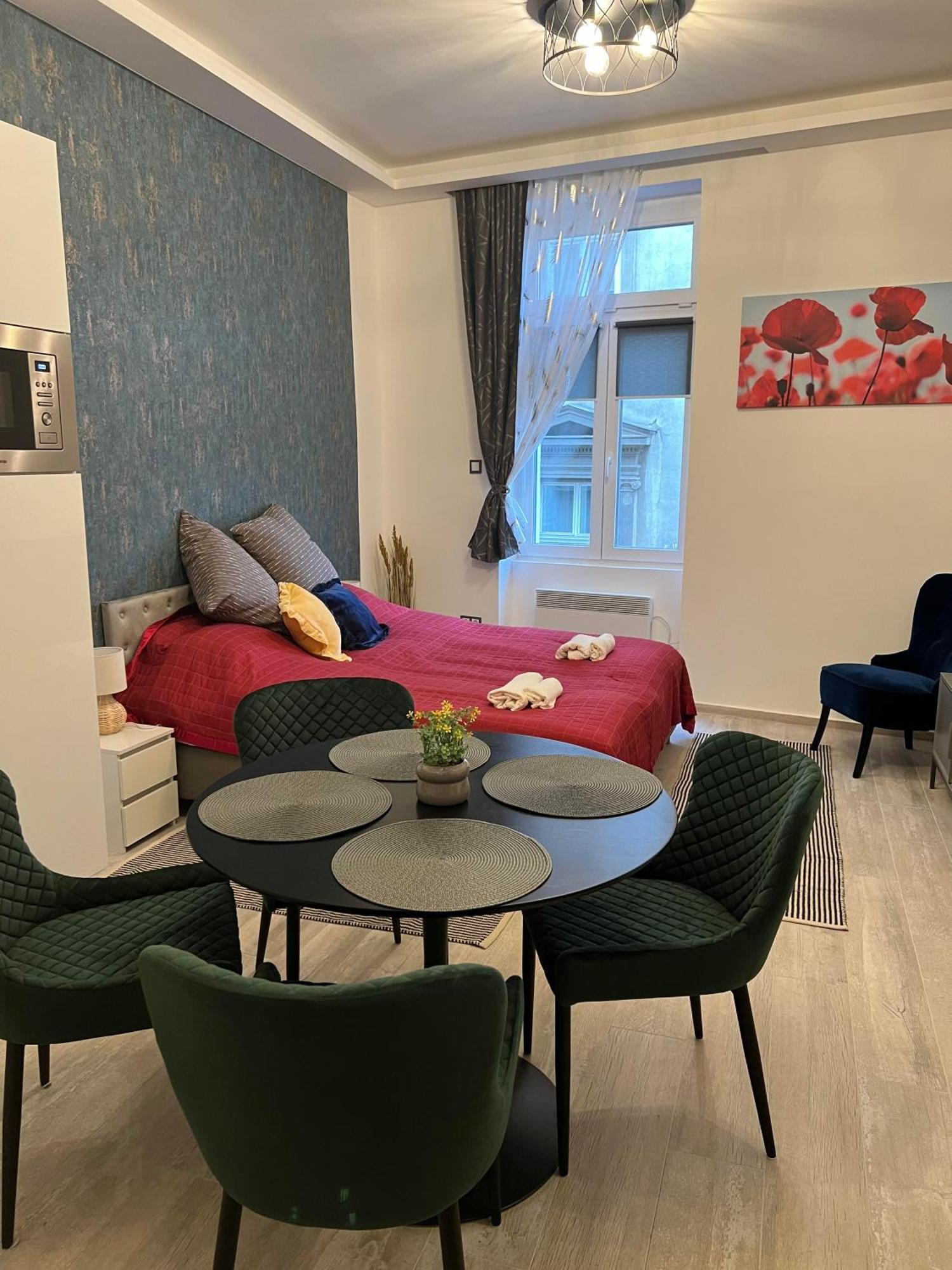 Center In The Famous Hajos Street Apartment *